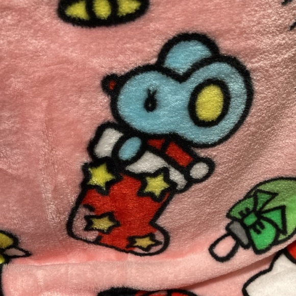 Hello Kitty Silk Touch Plush Throw - Picture 5 of 8